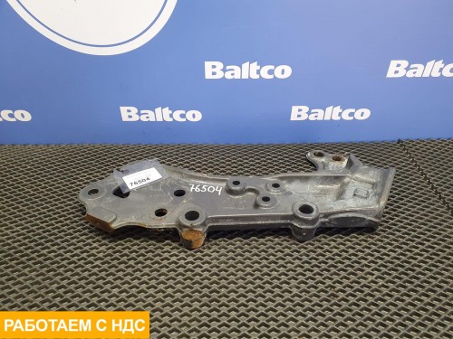 Кронштейн бампера правый